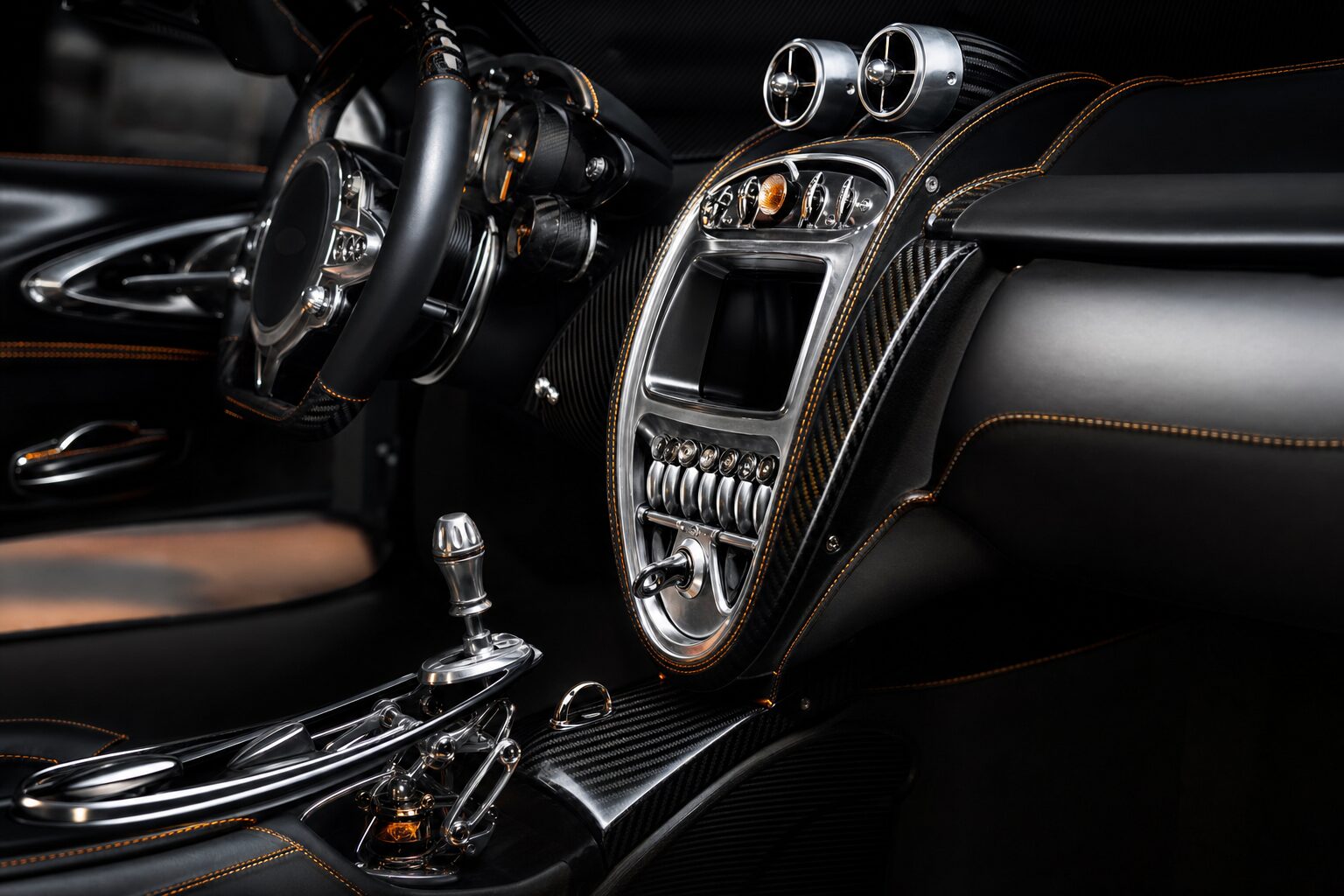 Habitacle carbone cuir Pagani Huayra finitions artisanales