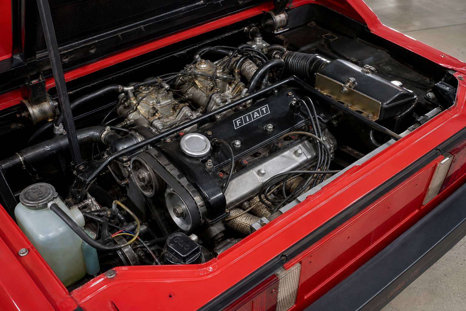 Illustration de l'article montrant Fiat X1/9 (1972-1989) : l'icone accessib